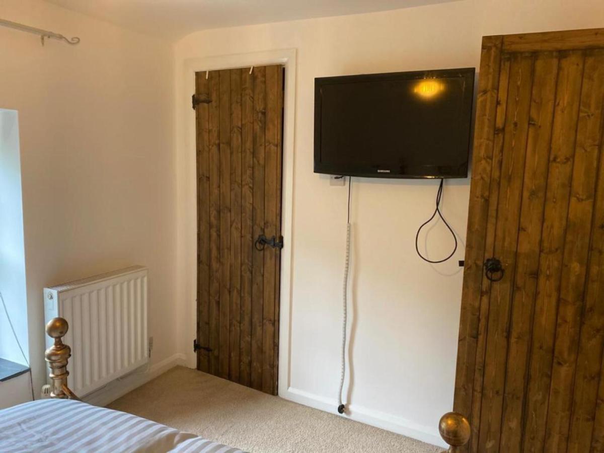 2-Bed Cottage In In Welsh Valley Nr สวอนซี ภายนอก รูปภาพ