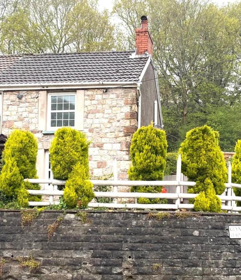 2-Bed Cottage In In Welsh Valley Nr สวอนซี ภายนอก รูปภาพ