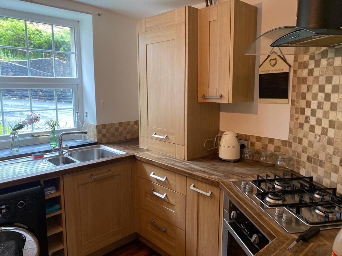 2-Bed Cottage In In Welsh Valley Nr สวอนซี ภายนอก รูปภาพ