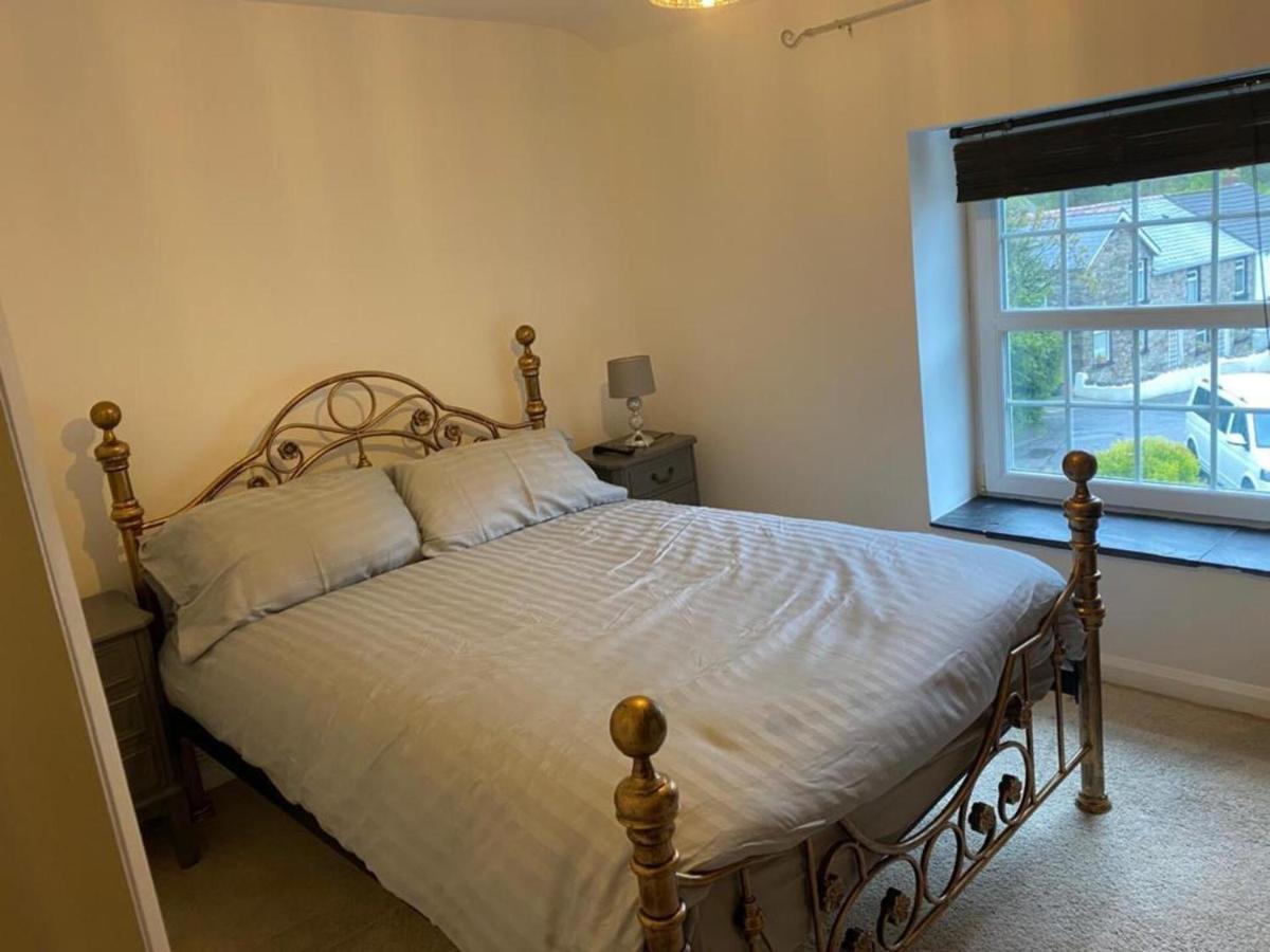 2-Bed Cottage In In Welsh Valley Nr สวอนซี ภายนอก รูปภาพ